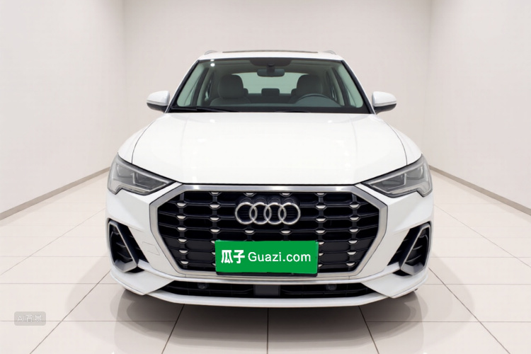 Audi Q3 2019 car image #3