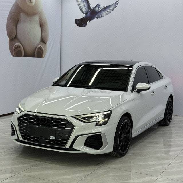 2022 immagine di auto 