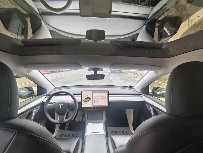 Tesla Model Y 2024 car image #7