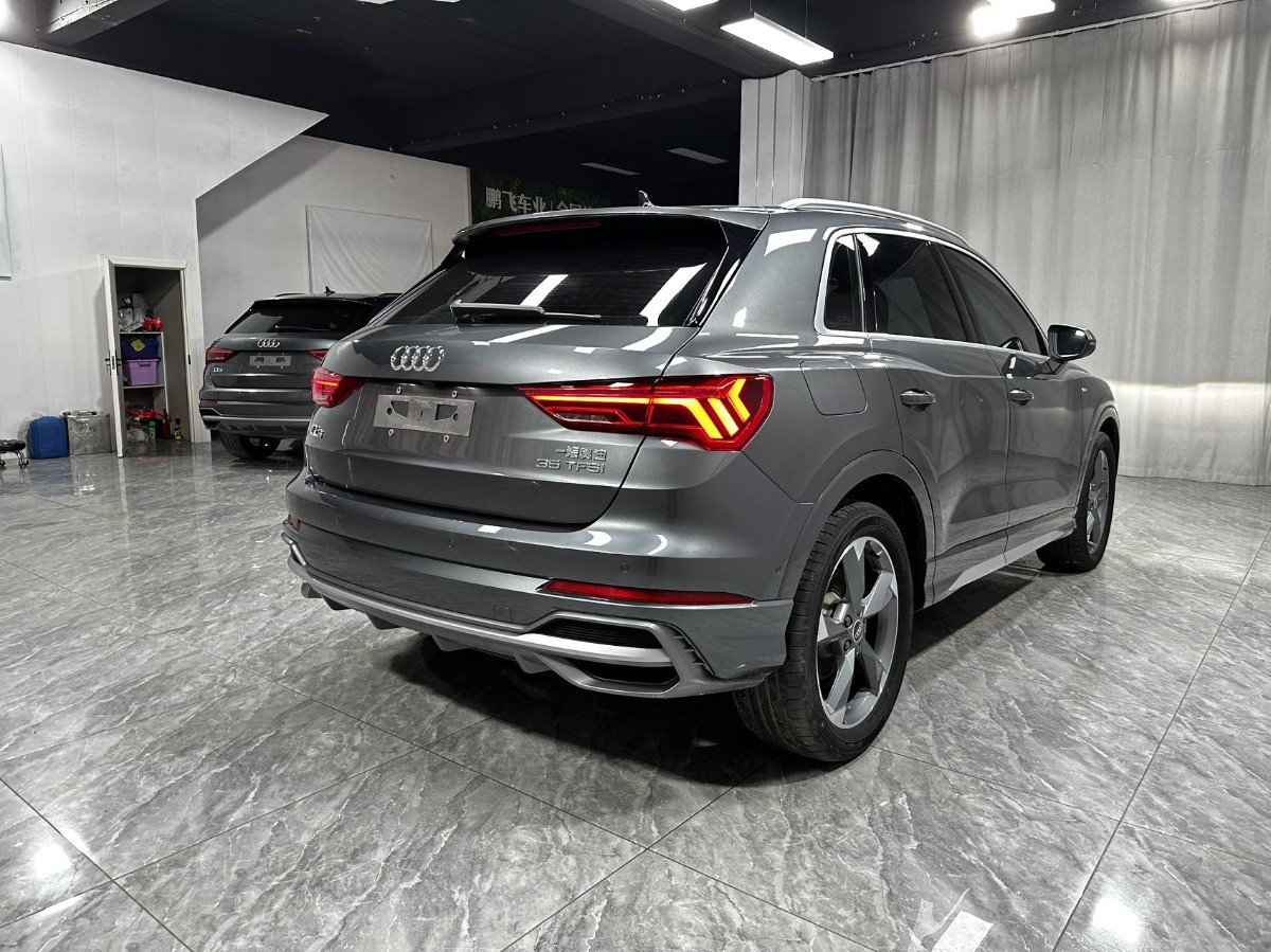 Audi Q3 2023 car image #7