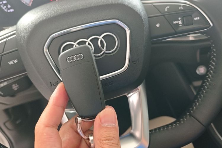 Audi Q3 2019 #9 Audi Q3 2019 car image #9
