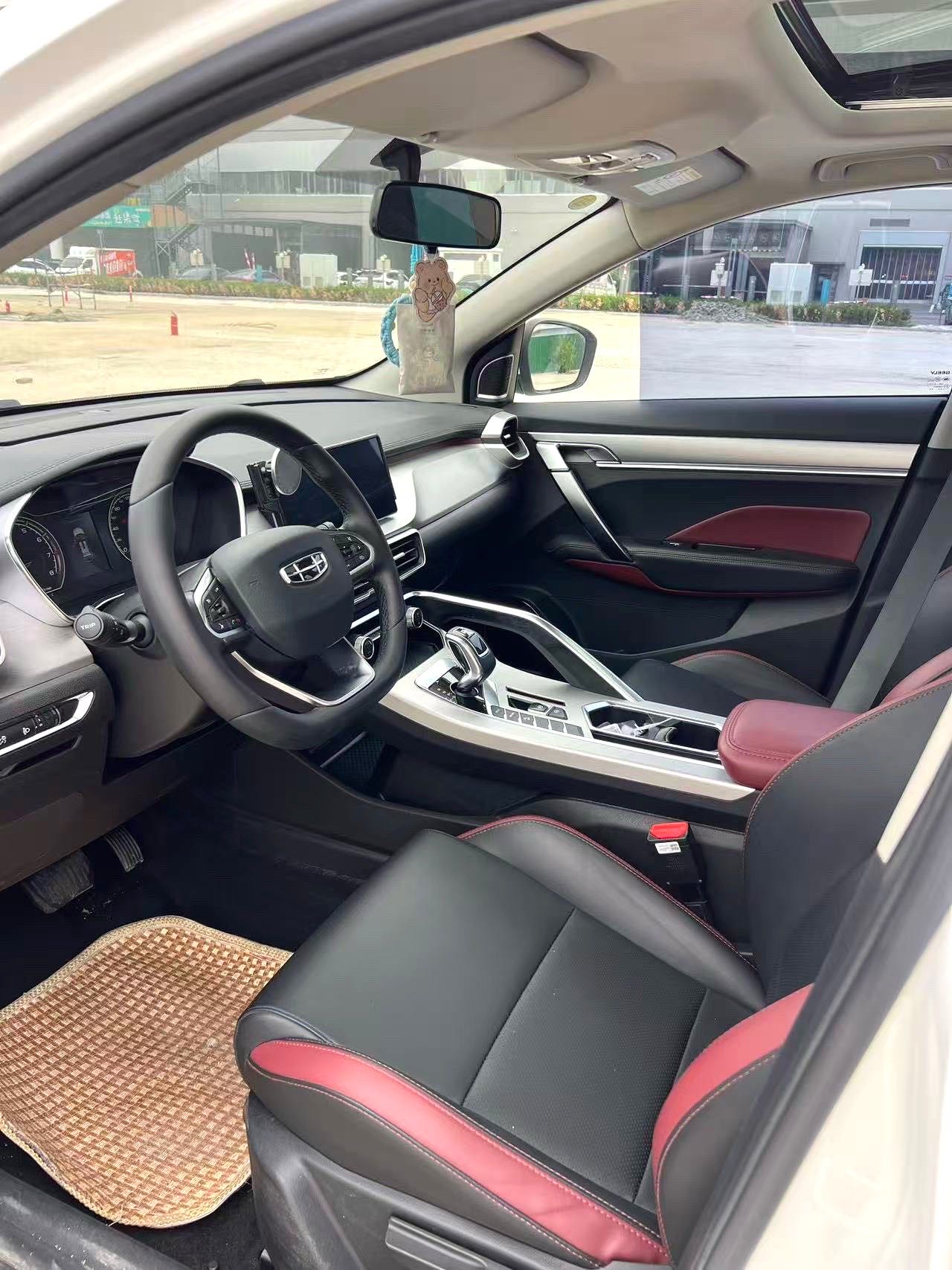 GEELY Coolray 2021 immagine di auto #8