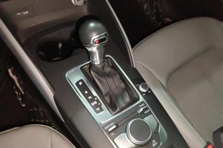 Audi A3 2019 car image #16