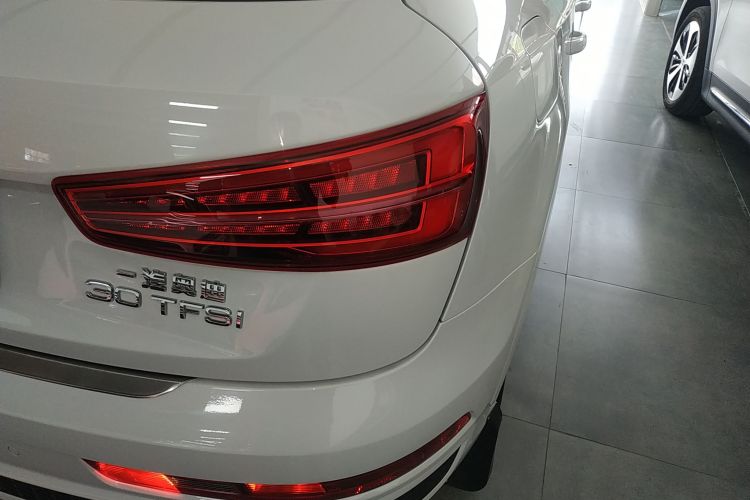 Audi Q3 2019 #8 Audi Q3 2019 car image #8
