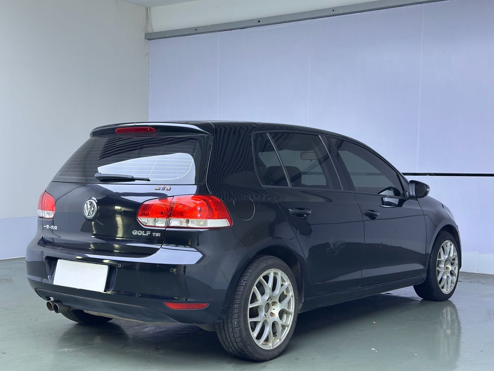 Volkswagen Golf 2010 car image #6