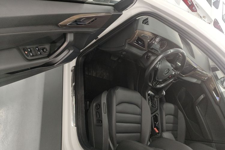 Volkswagen Tharu 2020 #16 Volkswagen Tharu 2020 صورة سيارة #16