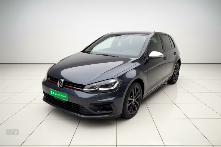 Volkswagen Golf 2019 car image #2