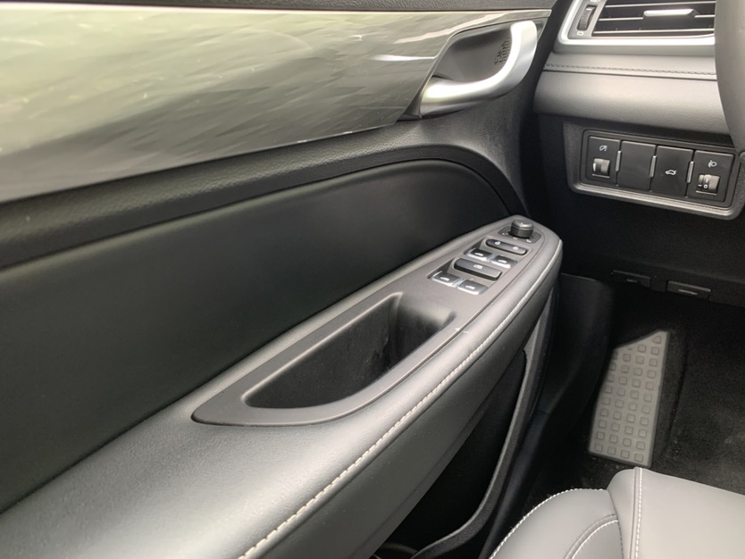 GEELY Emgrand 2019 car image #16