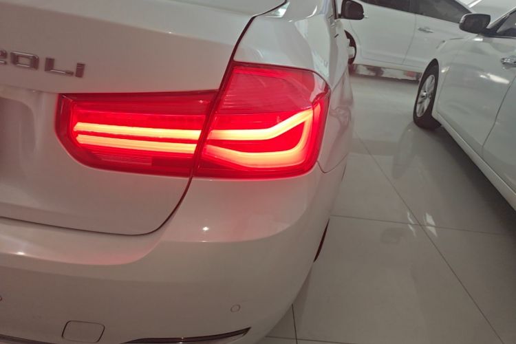 BMW 3 Series 2016 car image #8