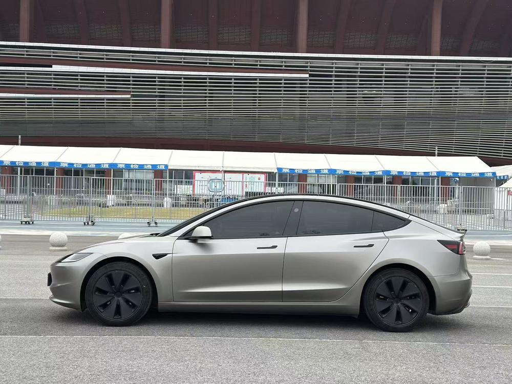 Tesla Model 3 2023 car image #4