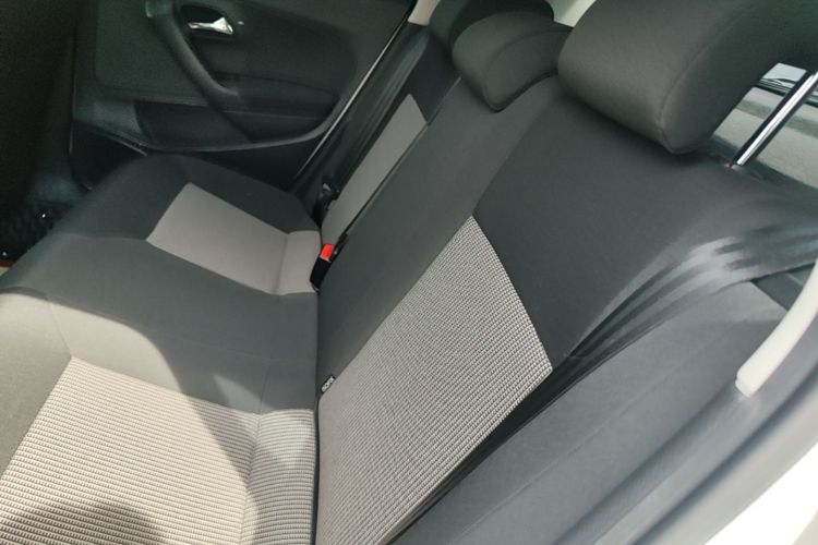 Volkswagen Polo 2018 car image #17