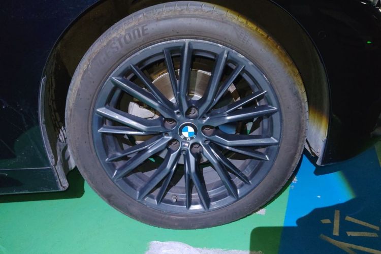 BMW 3 Series 2020 car image #9