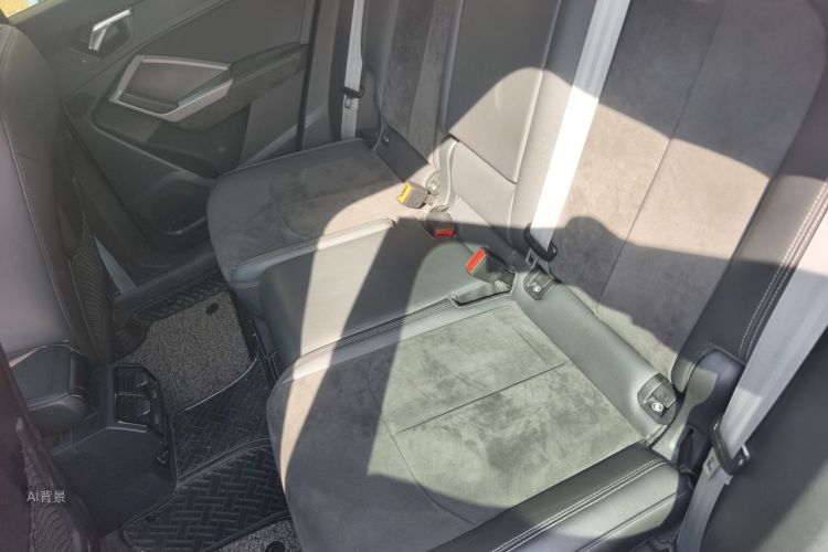 Audi Q3 2021 car image #19