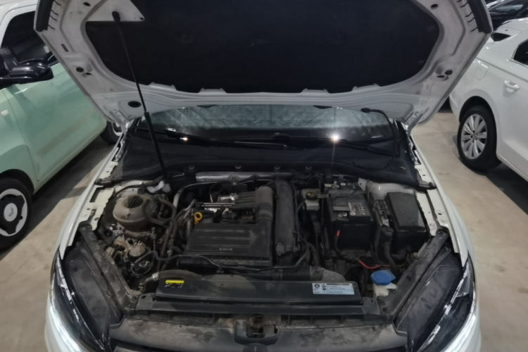 Volkswagen Golf 2020 car image #20