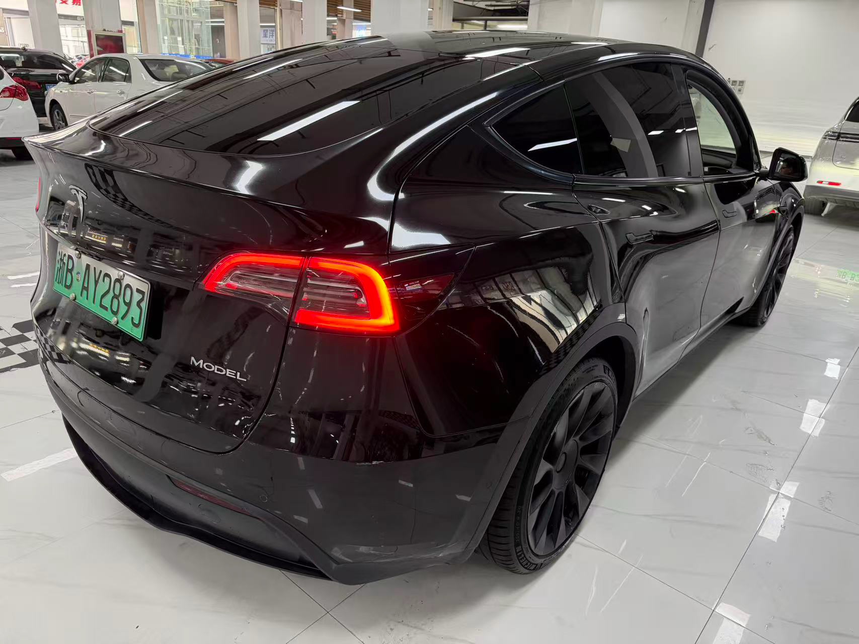 Tesla Model Y 2023 #4 Tesla Model Y 2023 immagine di auto #4