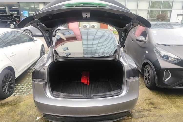 Tesla Model 3 2024 car image #19