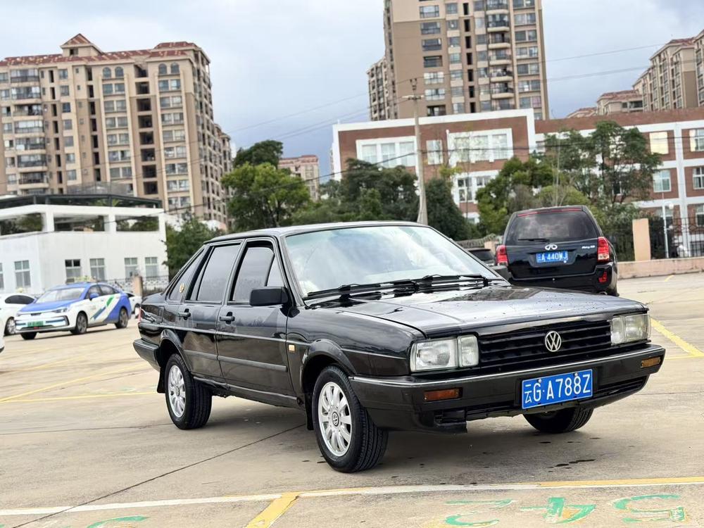 Volkswagen Santana Classic 2012 immagine di auto #3