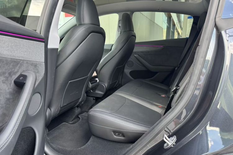 Tesla Model Y 2025 car image #13