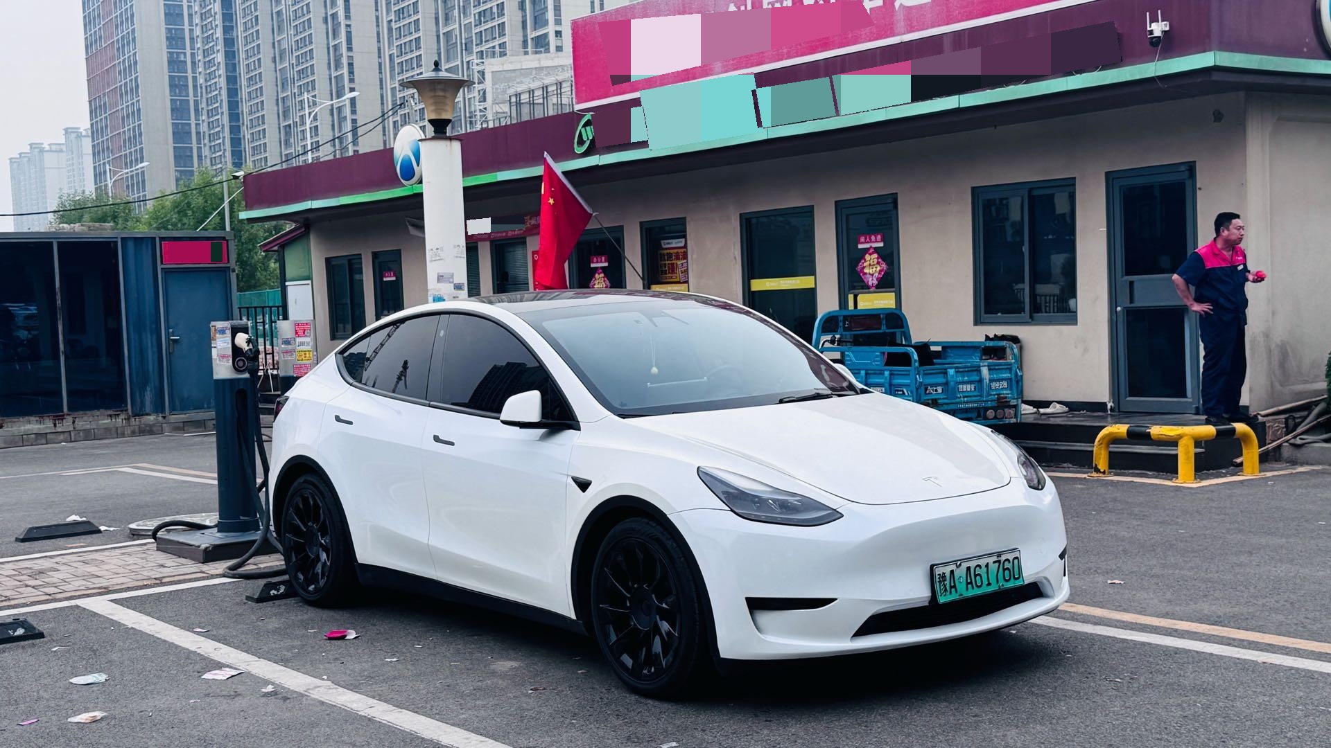 Tesla Model Y 2021 #3 Tesla Model Y 2021 car image #3