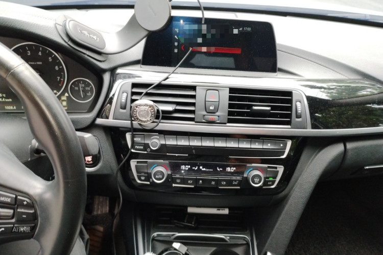 BMW 3 Series 2018 #15 BMW 3 Series 2018 car image #15