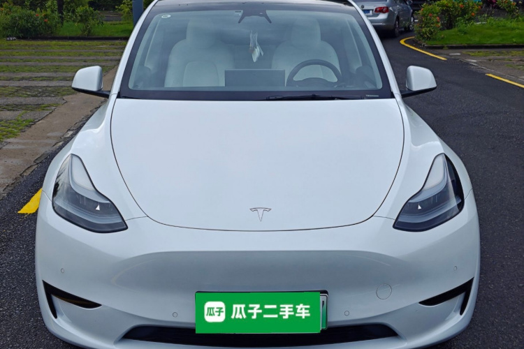 Tesla Model Y 2024 #3 Tesla Model Y 2024 car image #3
