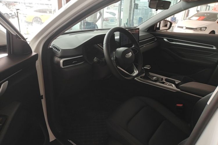 GEELY Emgrand 2026 car image #16