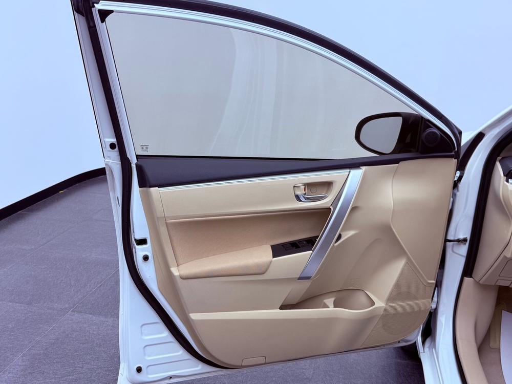 2015 car image #24