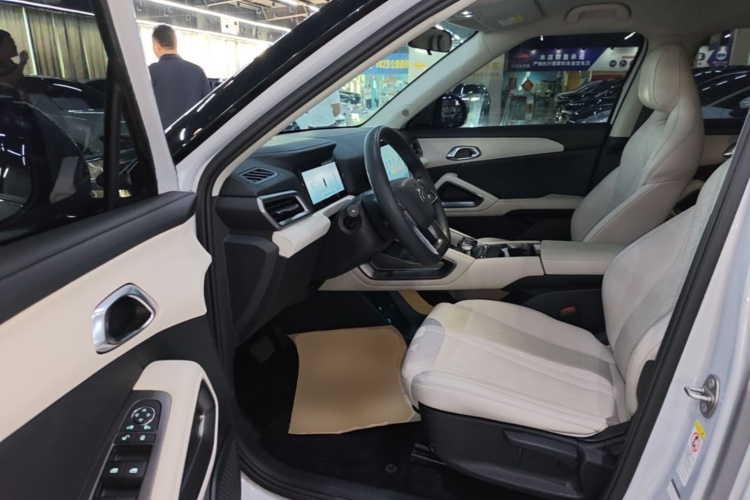 BYD YuanUP 2024 #16 BYD YuanUP 2024 car image #16