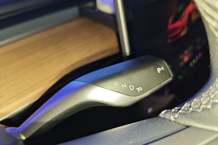 Tesla Model 3 2023 car image #18