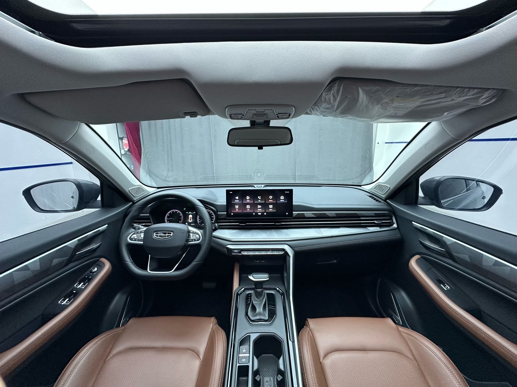 GEELY Vision X6 2023 car image #9