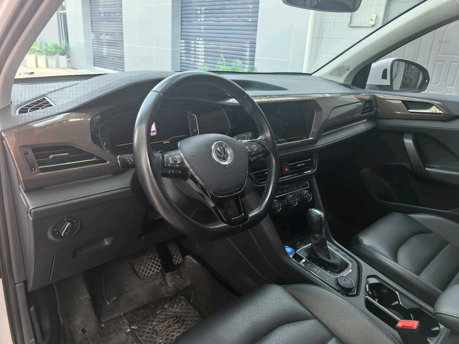 Volkswagen Tharu 2020 immagine di auto #5