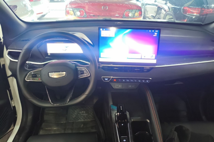 GEELY Coolray 2026 car image #10