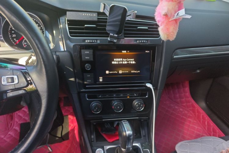 Volkswagen Golf 2019 car image #13