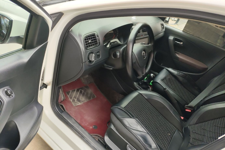 Volkswagen Polo 2019 car image #16