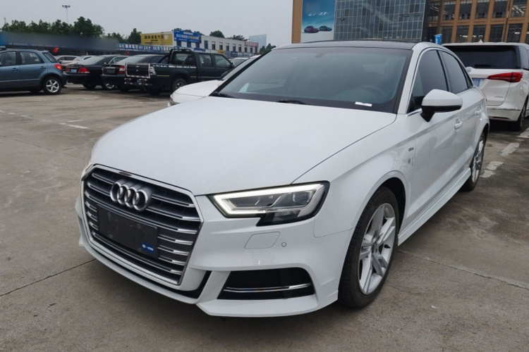 Audi A3 2020 immagine di auto #2