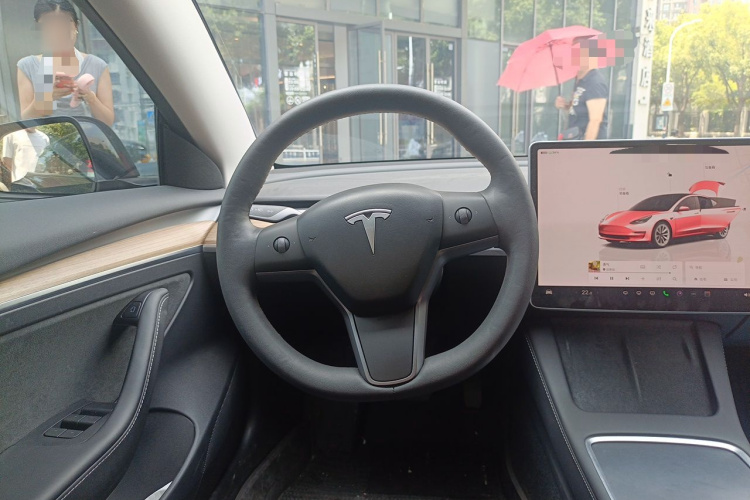 Tesla Model 3 2023 car image #11