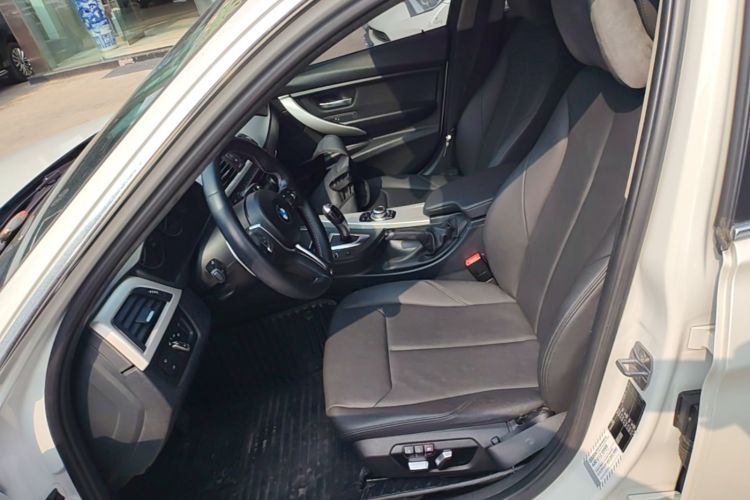 BMW 3 Series 2016 immagine di auto #15