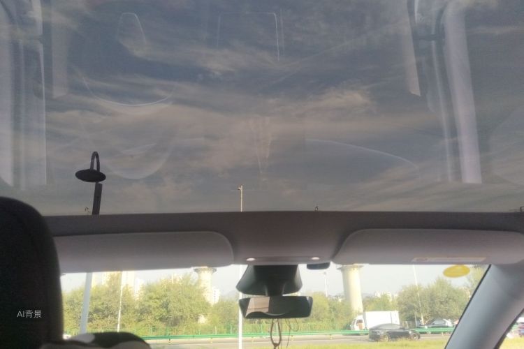 Tesla Model Y 2025 car image #20