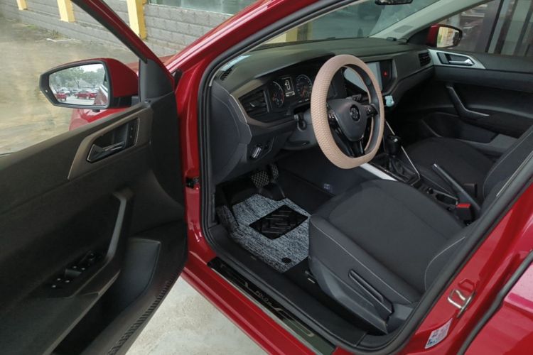 Volkswagen Polo 2020 car image #16