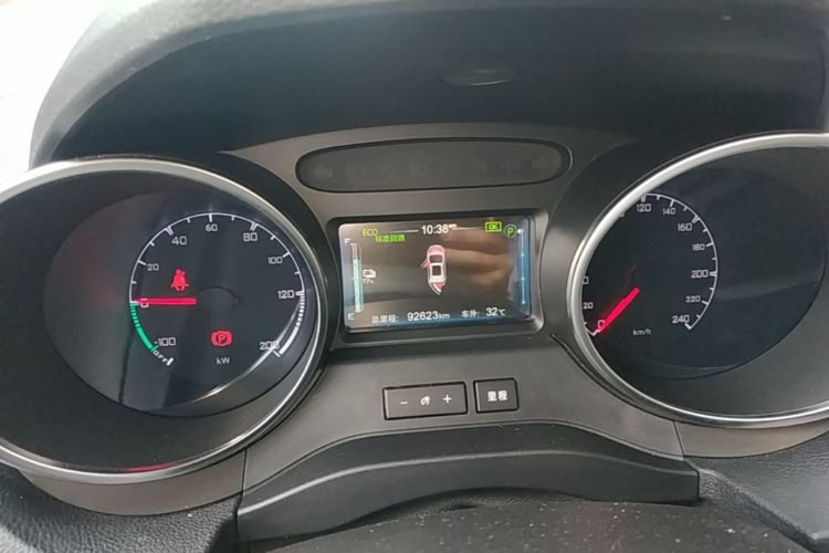 BYD Yuan New Energy 2019 car image #16