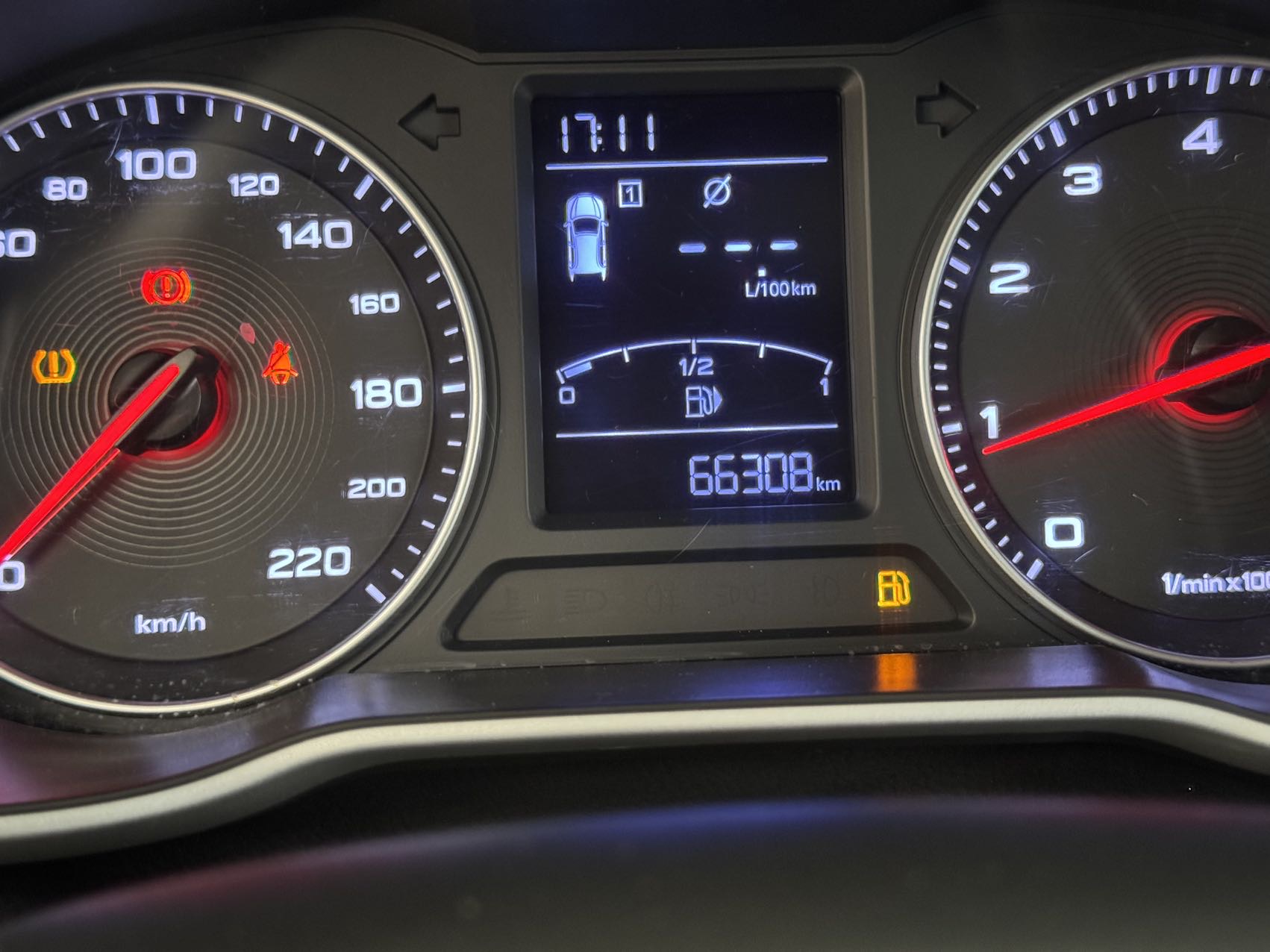 MG ZS 2018 car image #6