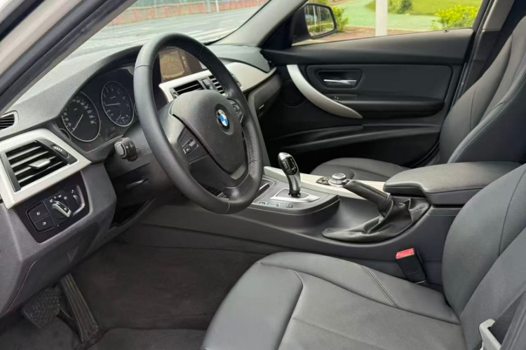 BMW 3 Series 2015 car image #14