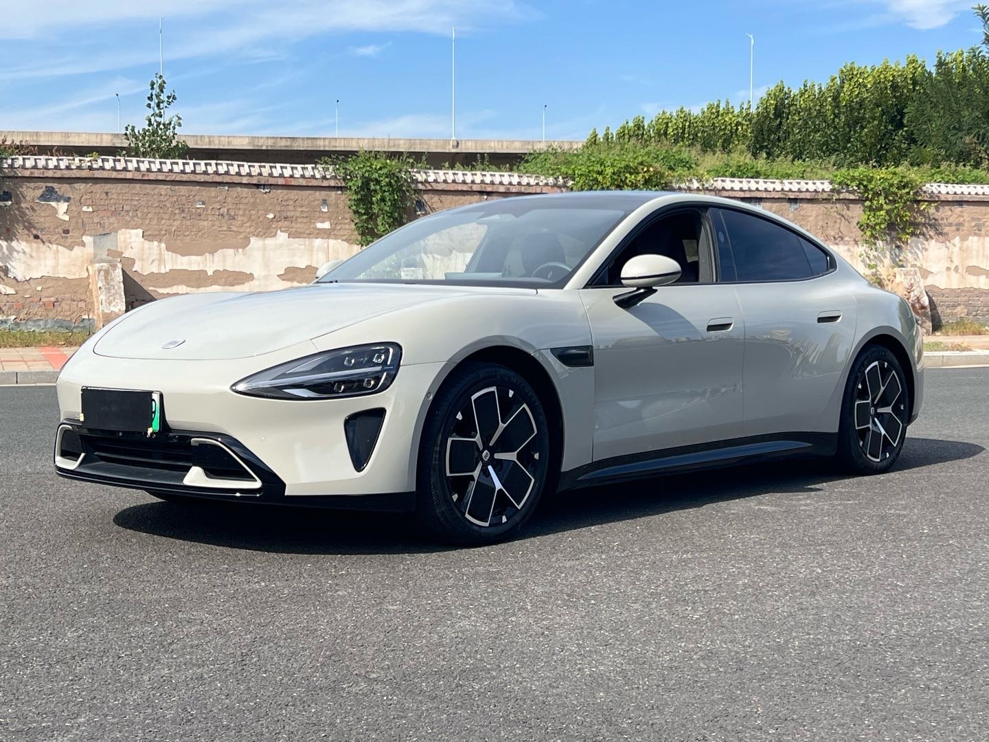 MI SU7 2025 car image #2