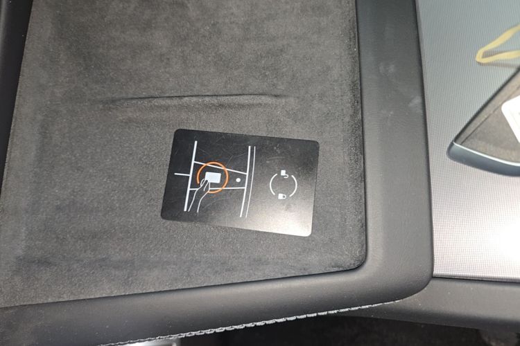 Tesla Model 3 2024 #14 Tesla Model 3 2024 car image #14