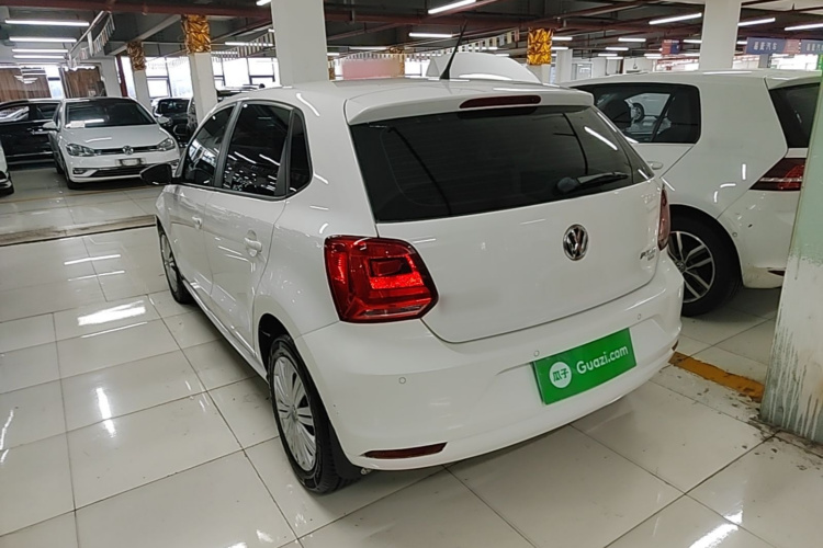 Volkswagen Polo 2017 car image #5