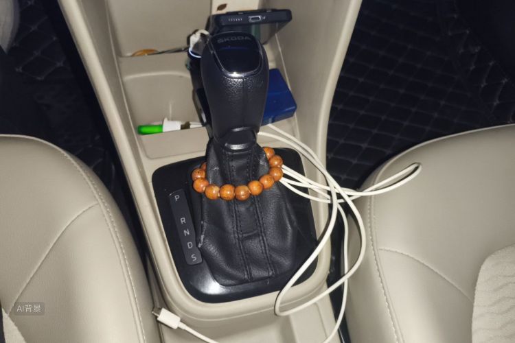 Skoda Rapid 2015 #16 Skoda Rapid 2015 image de voiture #16