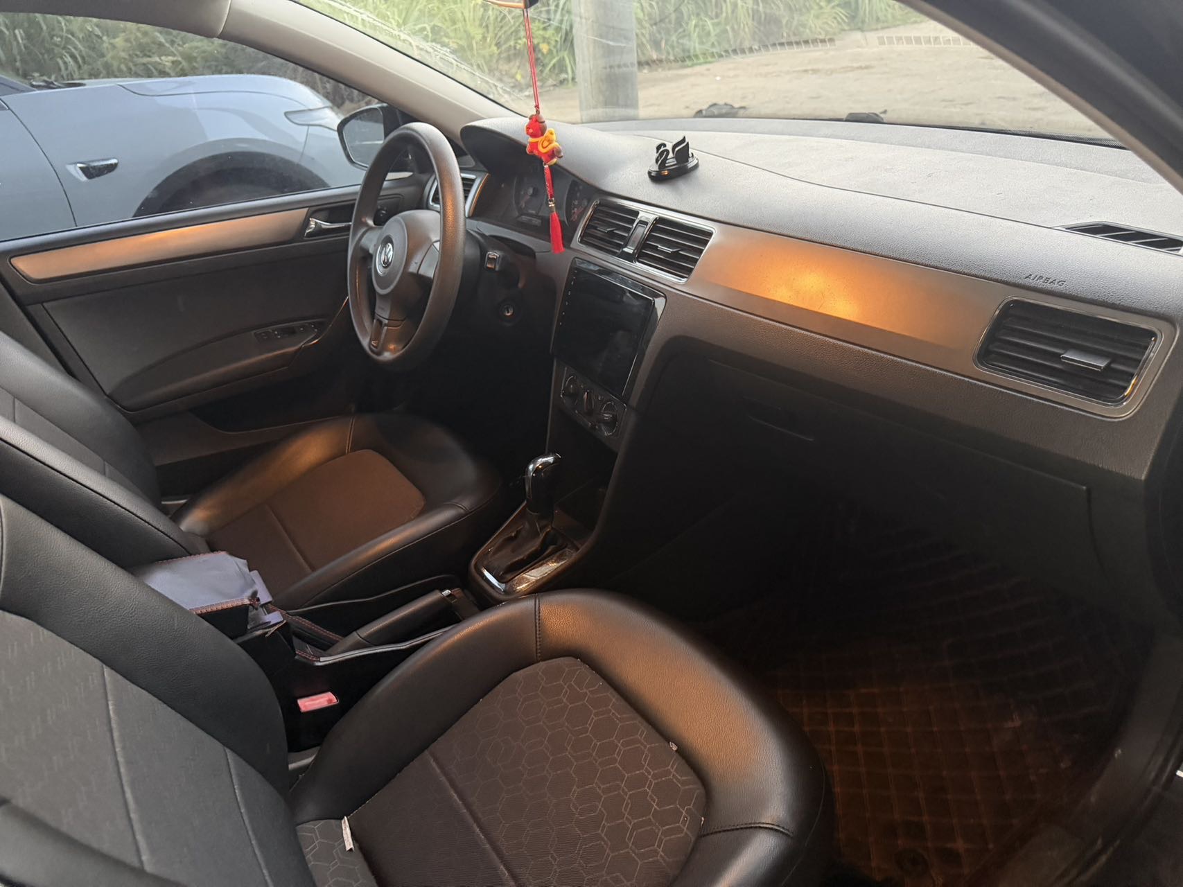 Volkswagen Santana 2015 car image #4