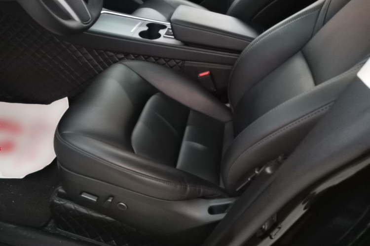 Tesla Model Y 2024 #15 Tesla Model Y 2024 car image #15