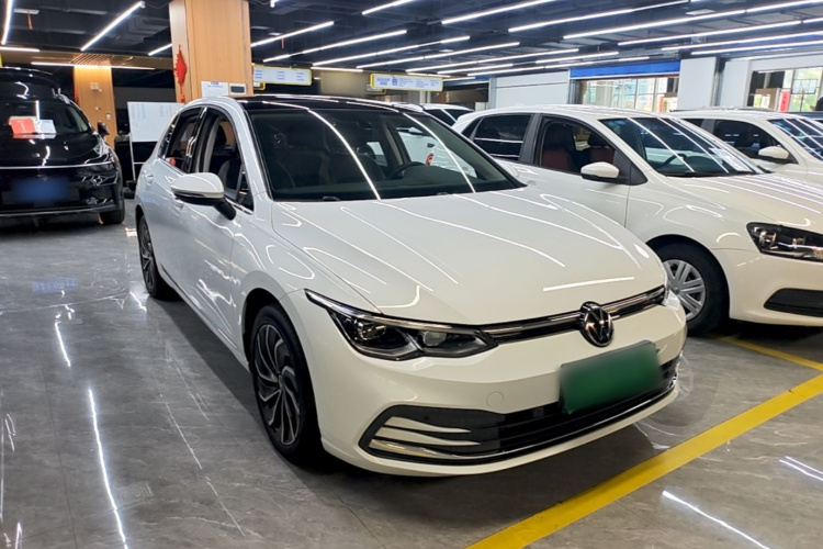 Volkswagen Golf 2021 car image #4