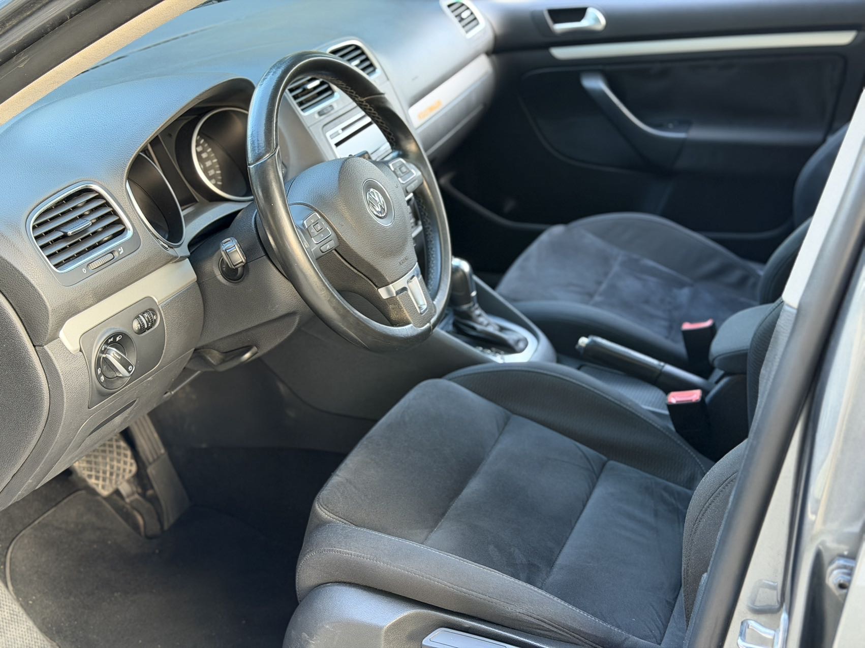 2013 car image #7